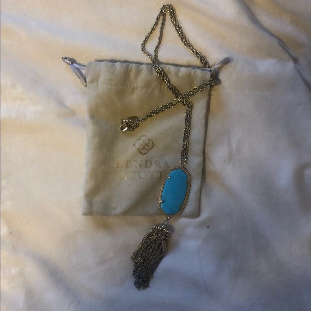 Kendra Scott necklace